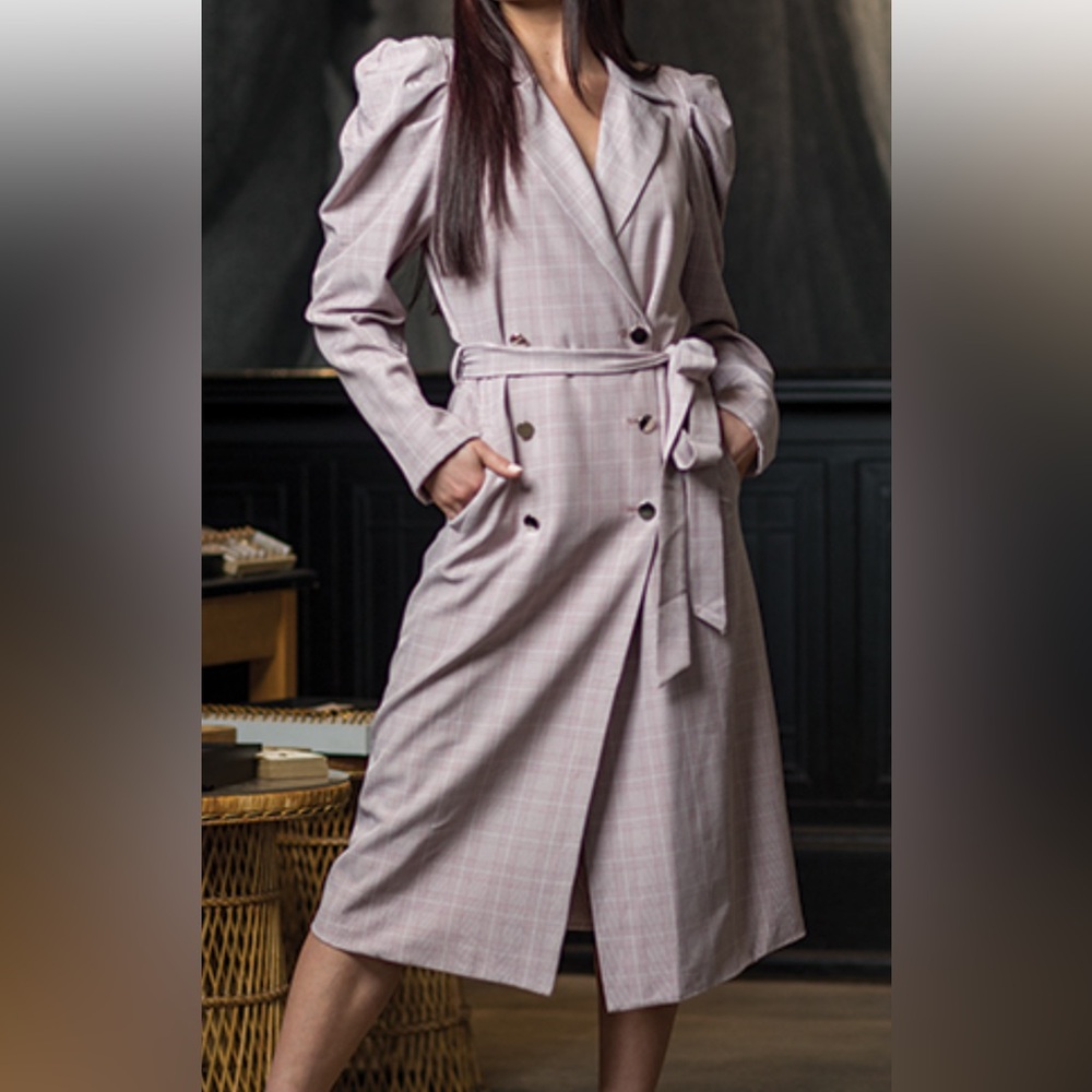 Hot & Delicious mauve pink plaid trench coat, size large, NWT.